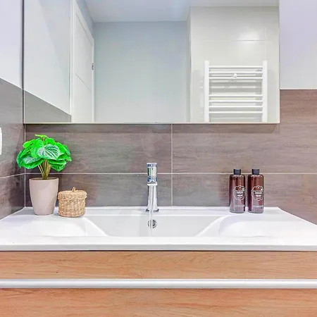 Ocean View Penthouse *